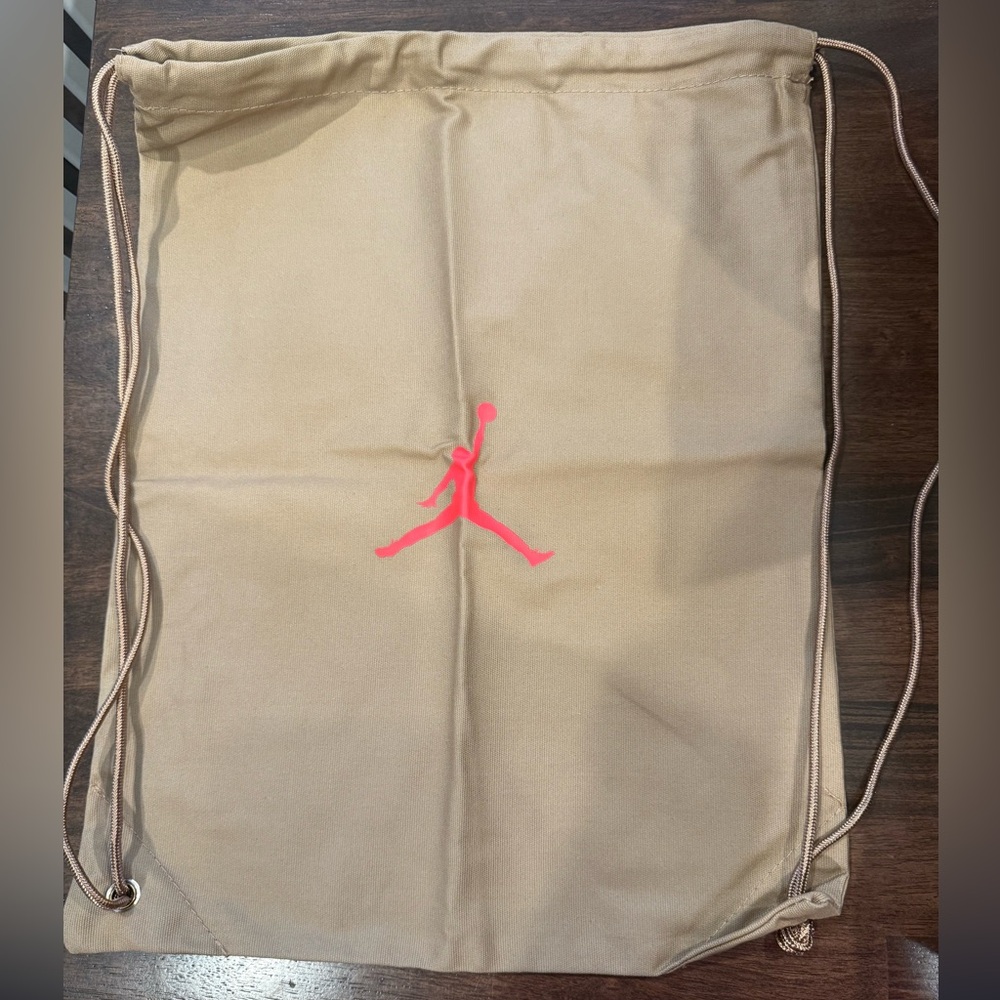 Jordan x Cactus Jack Drawstring Backpack – British Khaki / Bright Crimson – NEW